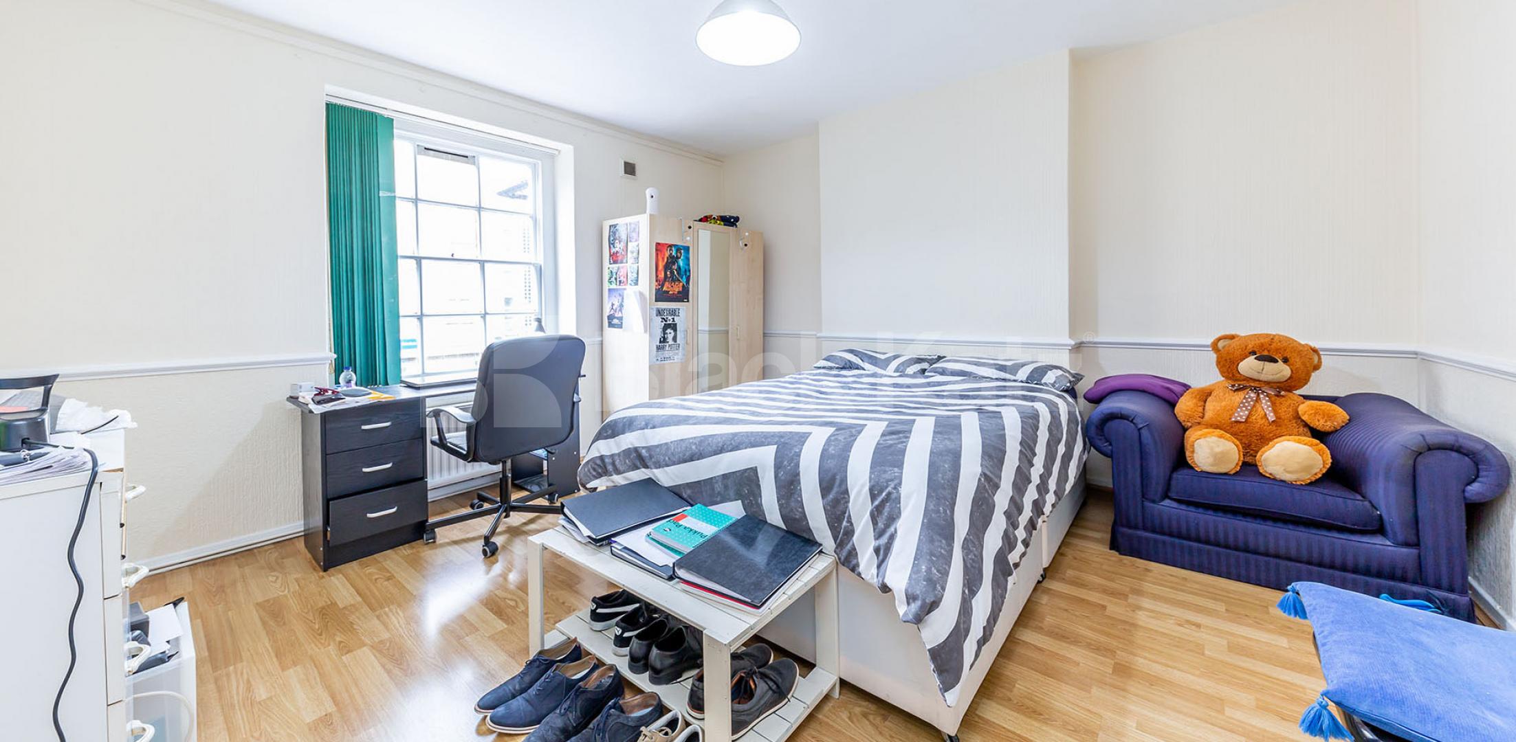 			GOOD FOR 2 SHARERS!, 2 Bedroom, 1 bath, 1 reception Flat			 Chalton Street, CAMDEN / EUSTON